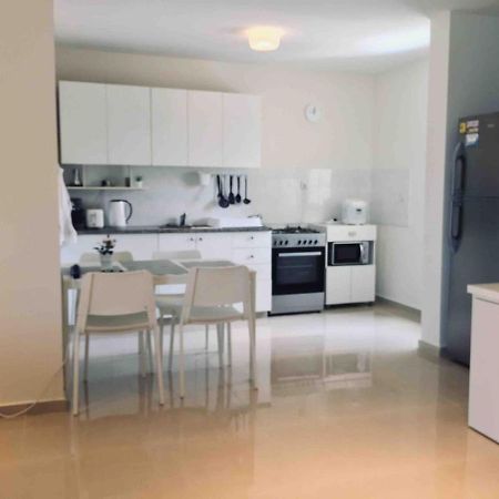 2 Bdr Nitza Appartment With Balkony Netanya Exterior foto