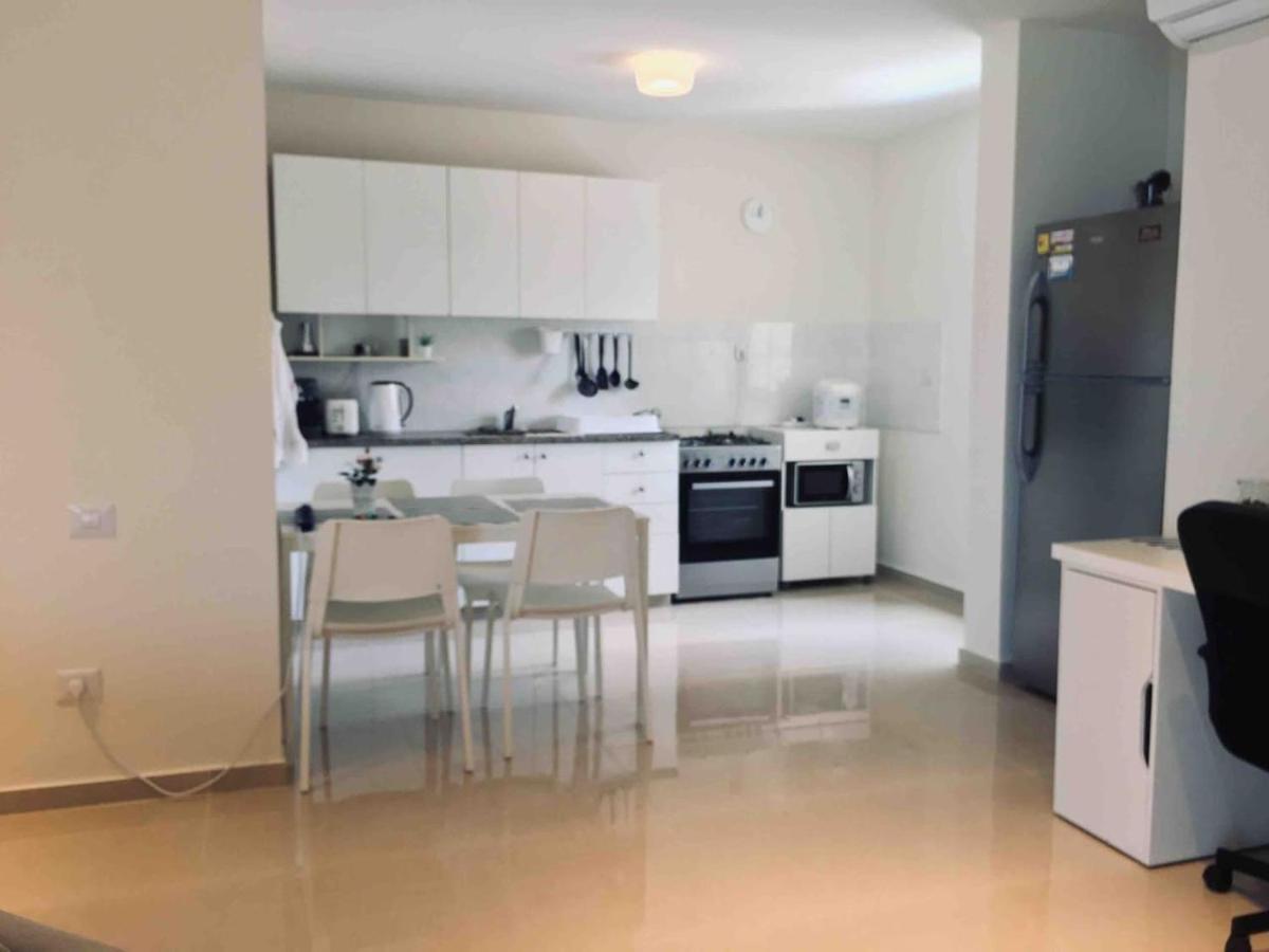 2 Bdr Nitza Appartment With Balkony Netanya Exterior foto